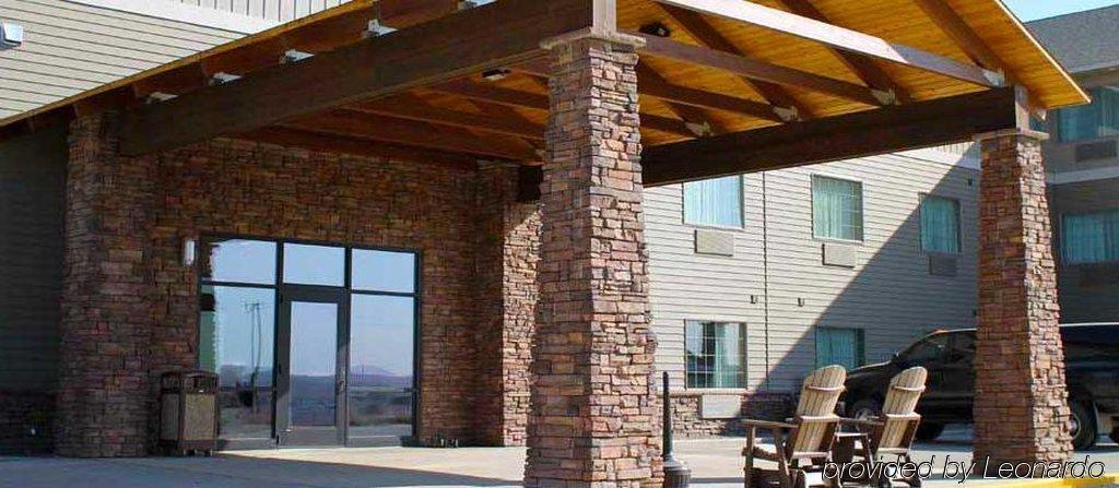 Hotel The Watford Watford City Exterior foto