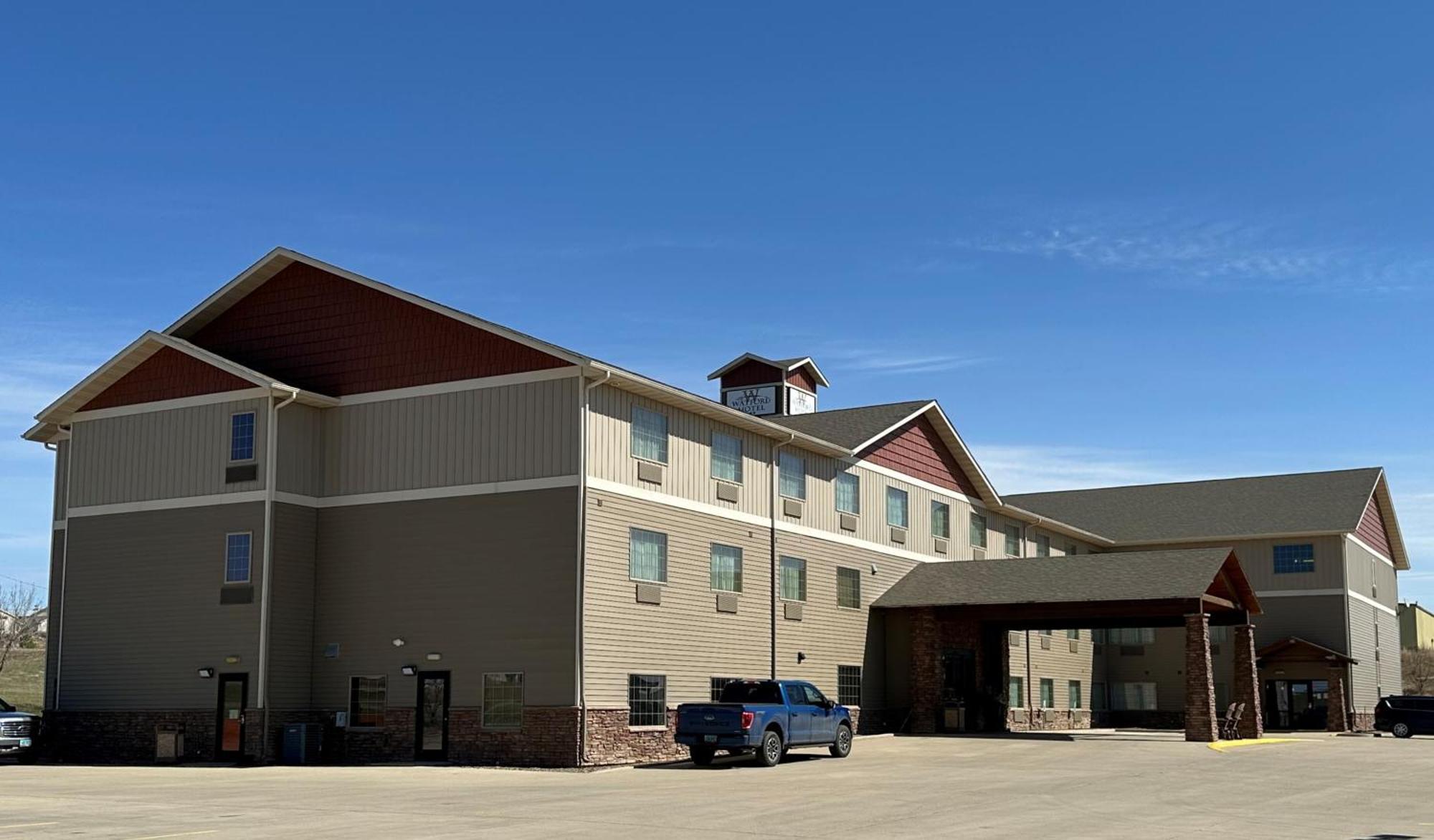 Hotel The Watford Watford City Exterior foto